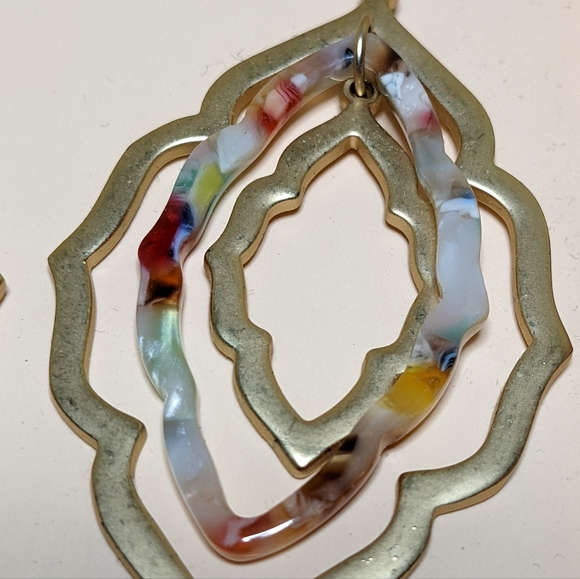 COPY - Lightweight dangle earrings - Picture 3 of 3